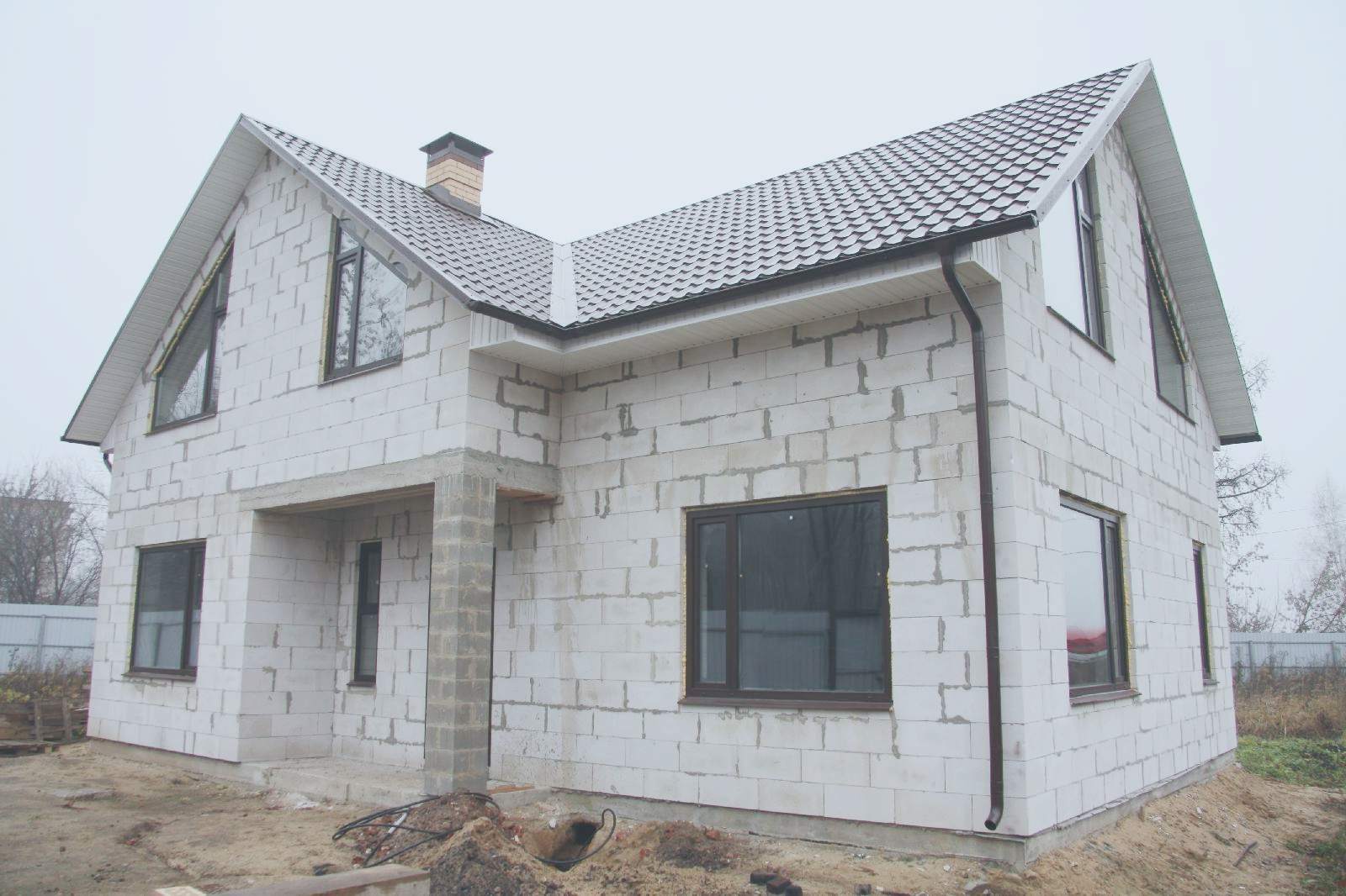 Газоблок чи піноблок: у чому різниця і що краще обрати для будівництва