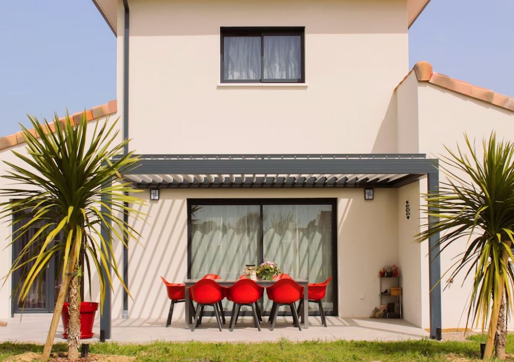 Що краще для фасаду будинку - пінопласт чи мінвата?